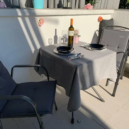 Claudia Опатия